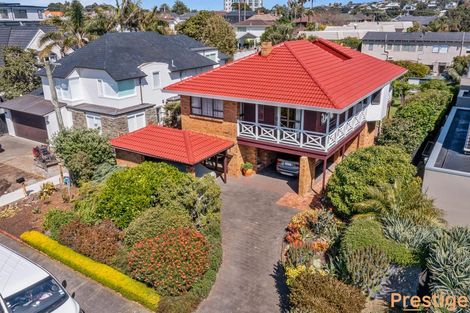 Photo of property in 16 Cecil Road, Milford, Auckland, 0620
