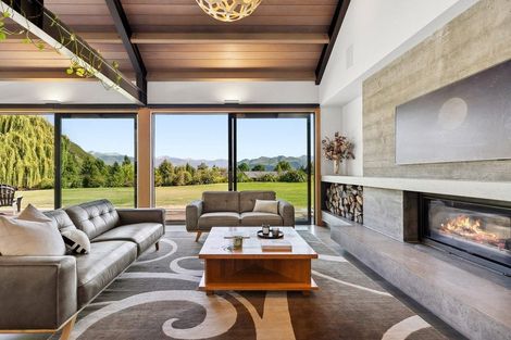 Photo of property in 58 Oak Lane, Wanaka, 9305