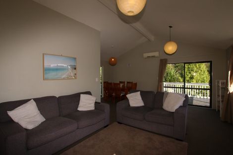 Photo of property in 2/29 Beaudine Avenue, Glenfield, Auckland, 0629