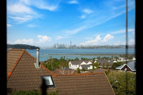 Photo of property in 27 Cherub Place, West Harbour, Auckland, 0618