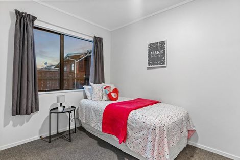 Photo of property in 5 Posa Avenue, Henderson, Auckland, 0612