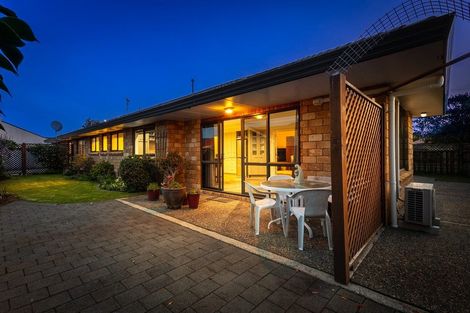 Photo of property in 80 Guildford Drive, Paraparaumu, 5032