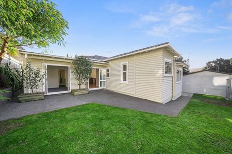 Photo of property in 70 Para Street, Miramar, Wellington, 6022