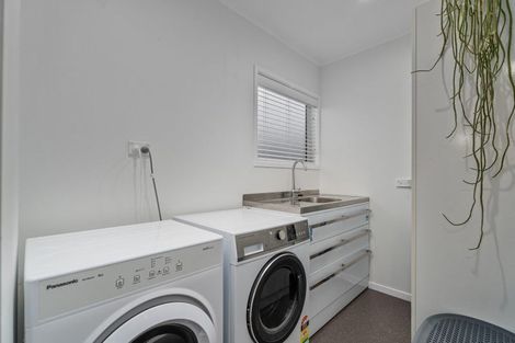 Photo of property in 24 Wells Place, Whitianga, 3510