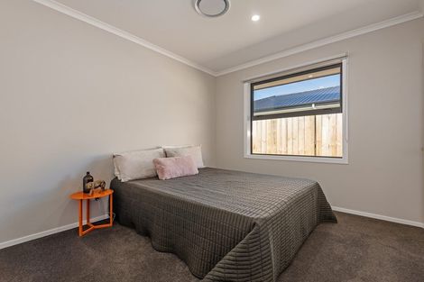 Photo of property in 20 Atlantic Drive, Fitzherbert, Palmerston North, 4410