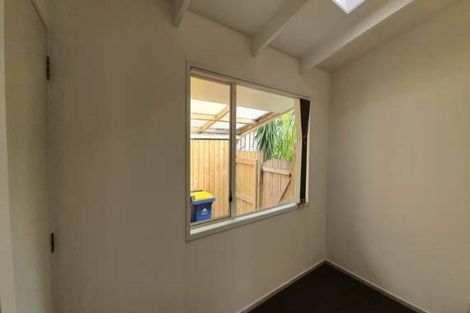 Photo of property in 48 Tauhinu Road, Greenhithe, Auckland, 0632