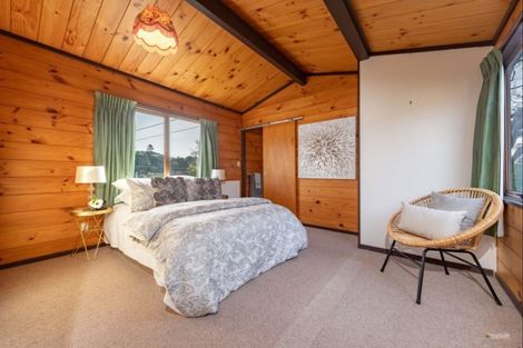 Photo of property in 363 Stokes Valley Road, Stokes Valley, Lower Hutt, 5019