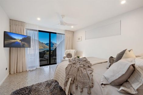 Photo of property in 10 Limerick Lane, Queenstown, 9300