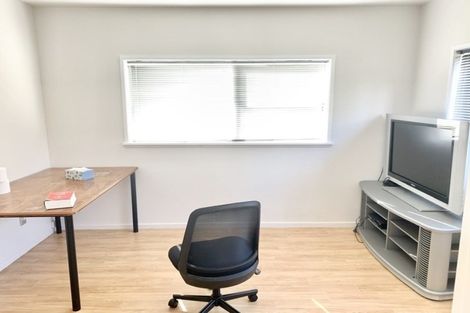 Photo of property in 9 Cheryl Place, Hillcrest, Auckland, 0627