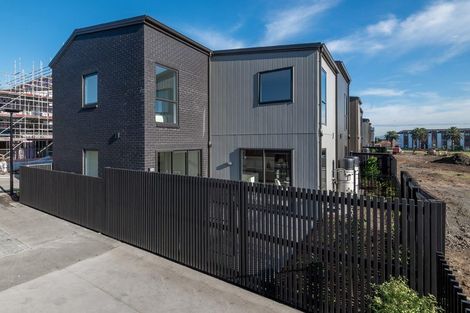 Photo of property in 16 Rauawa Lane, Hobsonville, 0616