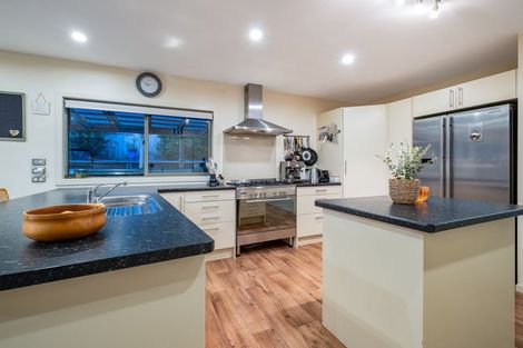 Photo of property in 121 Te Puia Drive, Aotea, Porirua, 5024