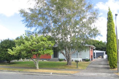 Photo of property in 6 Akron Grove, Totara Park, Upper Hutt, 5018