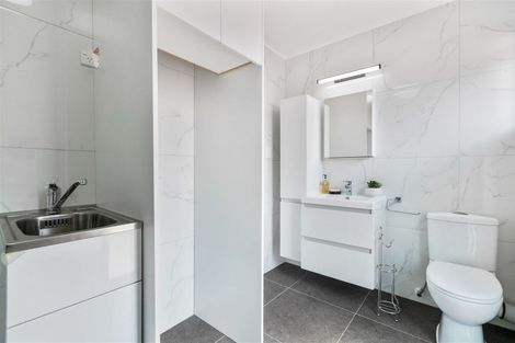 Photo of property in 49 Minaret Drive, Bucklands Beach, Auckland, 2014