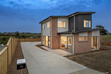 Photo of property in 76 Hayfield Way, Karaka, Papakura, 2113