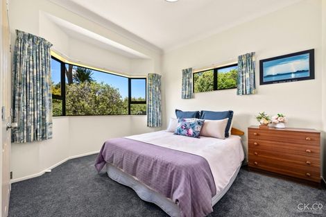 Photo of property in 8a Garrett Place, Riverstone Terraces, Upper Hutt, 5018
