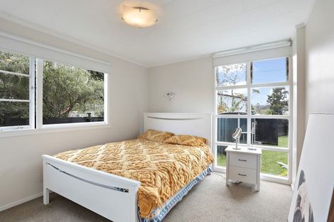 Photo of property in 1/75 Atkinson Road, Titirangi, Auckland, 0604