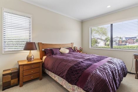 Photo of property in 28 Ina Ville Drive, Pukekohe, 2120