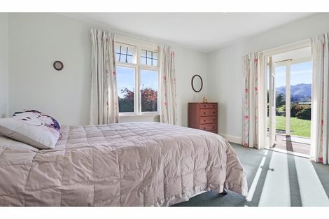 Photo of property in 4 Queen Street, Oxford, 7430