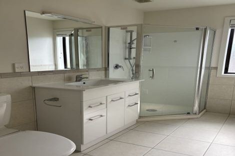 Photo of property in 32a Bleakhouse Road, Howick, Auckland, 2014