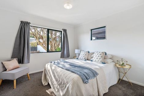 Photo of property in 32a Horokiwi Road West, Newlands, Wellington, 6037