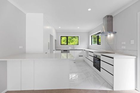 Photo of property in 4 Winnie Close, Acacia Bay, Taupo, 3330