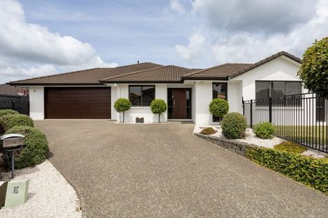Photo of property in 14 Glenmonarch Place, Pyes Pa, Tauranga, 3112