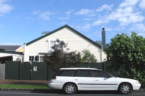 Photo of property in 2 Walker Road, Point Chevalier, Auckland, 1022