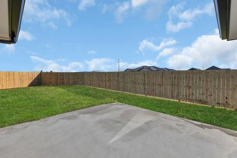 Photo of property in 8 Taurangawaka Road, One Tree Point, 0118