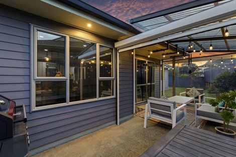 Photo of property in 20 Ronald Scott Grove, Riverstone Terraces, Upper Hutt, 5018