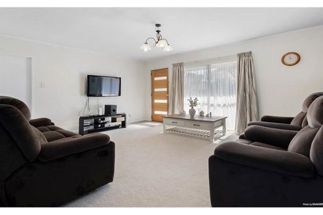 Photo of property in 10 Seaward Place, Wattle Downs, Auckland, 2103