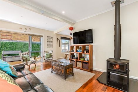 Photo of property in 13 Main Road, Titahi Bay, Porirua, 5022