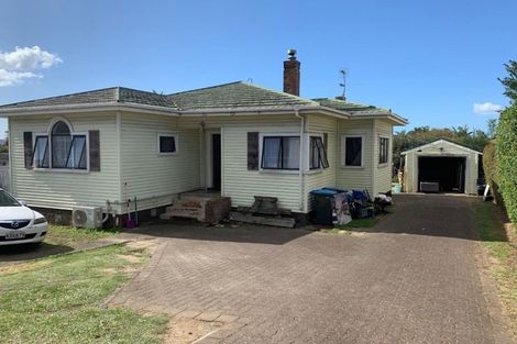 Photo of property in 105 Point Chevalier Road, Point Chevalier, Auckland, 1022