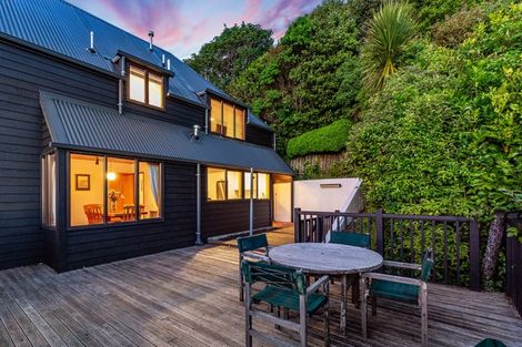 Photo of property in 50 Amapur Drive, Khandallah, Wellington, 6035