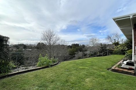 Photo of property in 9 Montana Place, Merrilands, New Plymouth, 4312