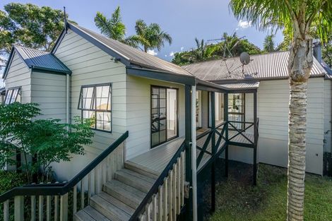 Photo of property in 8 Bellcroft Place, Belmont, Auckland, 0622