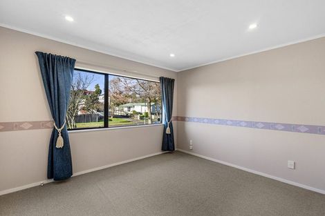 Photo of property in 2 Judena Place, Pukete, Hamilton, 3200