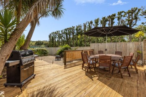 Photo of property in 415 Welcome Bay Road, Welcome Bay, Tauranga, 3175