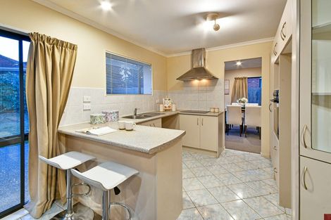 Photo of property in 28 Nicholas Gibbons Drive, Clendon Park, Auckland, 2103