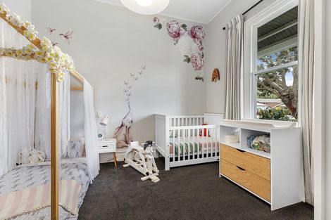 Photo of property in 56 Derwent Street, Island Bay, Wellington, 6023