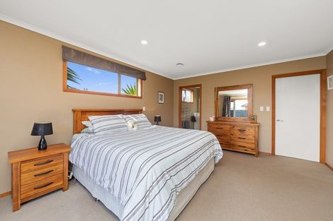 Photo of property in 44 Roberts Line, Kelvin Grove, Palmerston North, 4414