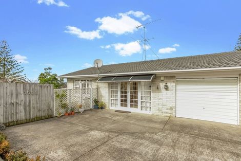 Photo of property in 2/8 Udys Road, Pakuranga, Auckland, 2010