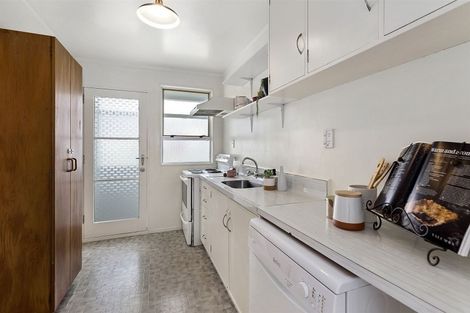 Photo of property in 42a Hicks Close, Whitby, Porirua, 5024