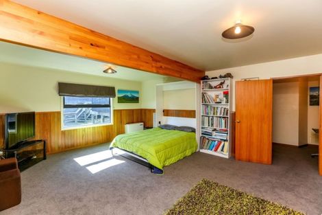 Photo of property in 16 Ridge Lane, New Plymouth, 4310