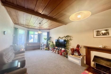 Photo of property in 82 Forest Lake Road, Forest Lake, Hamilton, 3200