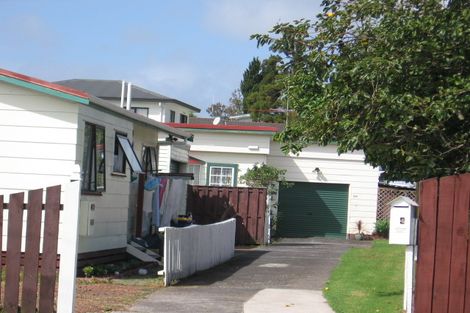 Photo of property in 4 Barbary Avenue, Kelston, Auckland, 0602