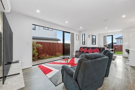 Photo of property in 32 Nola Dawn Avenue, Papakura, 2110
