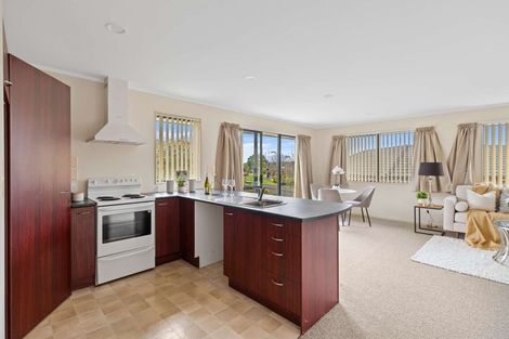 Photo of property in 40 Regents Park Place, Westgate, Auckland, 0614