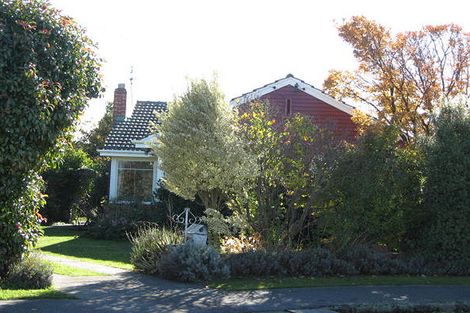 Photo of property in 10 Verran Place, Fendalton, Christchurch, 8052