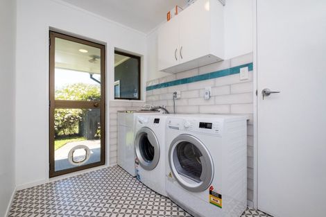 Photo of property in 68 Harper Road, Waimarama, Havelock North, 4294