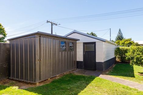 Photo of property in 6 High Street West, Waitara, 4320